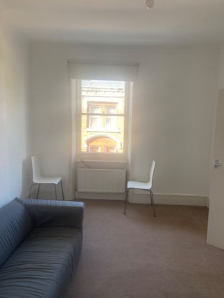 Flat to rent in Richmond Way, London