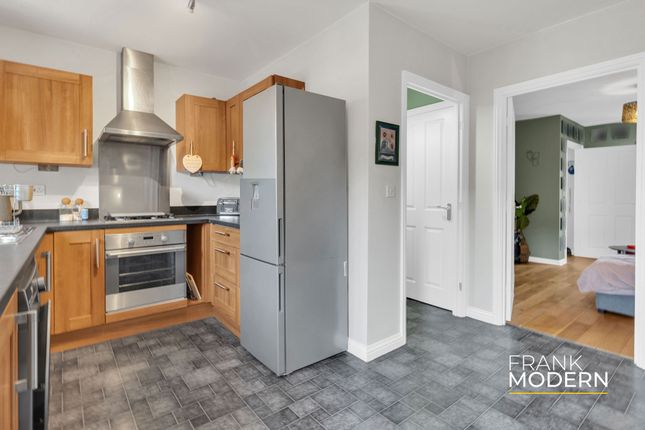 6 Woodward Drive, Peterborough photo 3