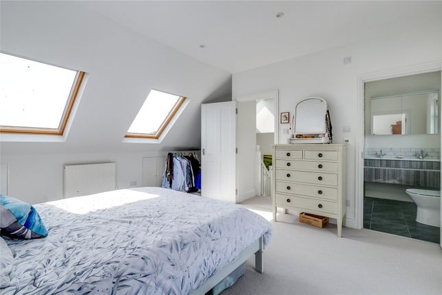 Tilehurst Road, London photo 4