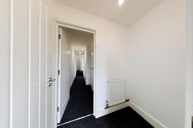 Flat 3, 1 London road, Sittingbourne photo 4