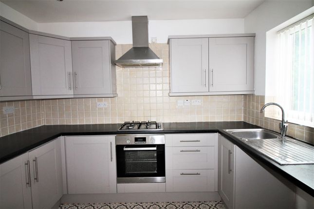 Terraced house to rent in Queens Square, Deckham, Gateshead