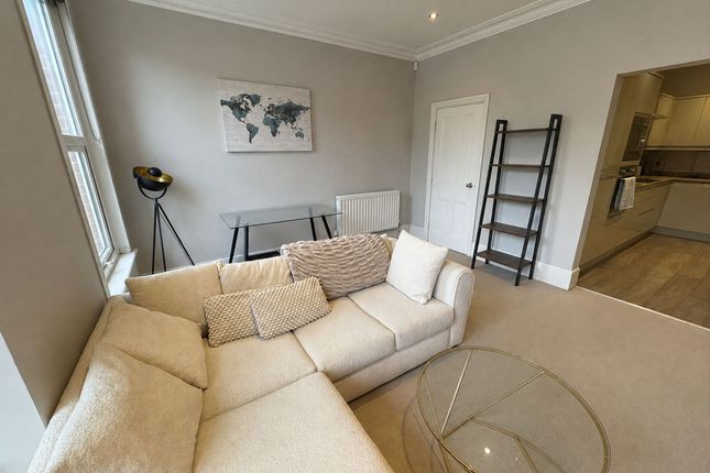 3 Connaught Road, London photo 5