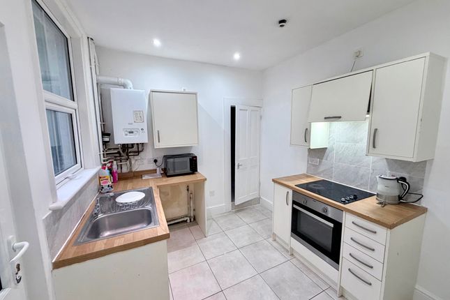 18 Spring Road, Ipswich photo 2