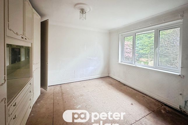 73, Lloyd Road, Swansea photo 5