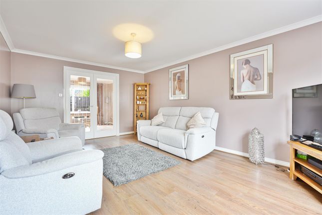 54, Glen Shee Gardens, Carluke photo 4