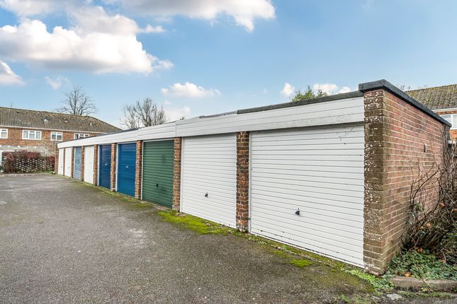 37, Riverside Gardens, Romsey photo 3