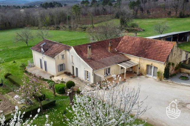 Thumbnail Farmhouse for sale in Saint-Cyprien, Aquitaine, 24220, France