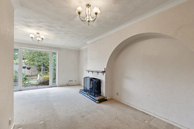 6 Wentworth Drive, Rainham, Kent photo 3