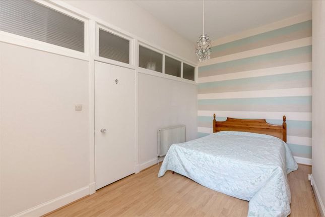 Flat for sale in 15/1, Learmonth Gardens, Comely Bank, Edinburgh