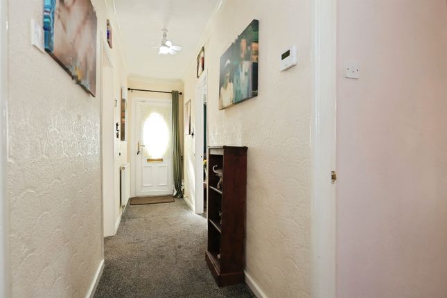 8, Orchard Close, STOURPORT-ON-SEVERN photo 2