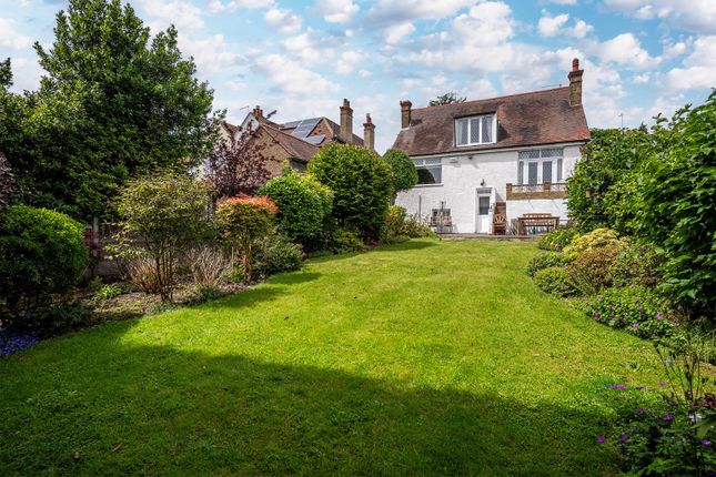 84 Cross Lane East, Gravesend, Kent photo 3
