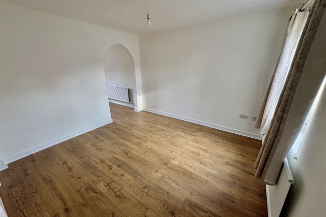 2-bed house on 2, Alveston Close, Swindon, £1,200/mo