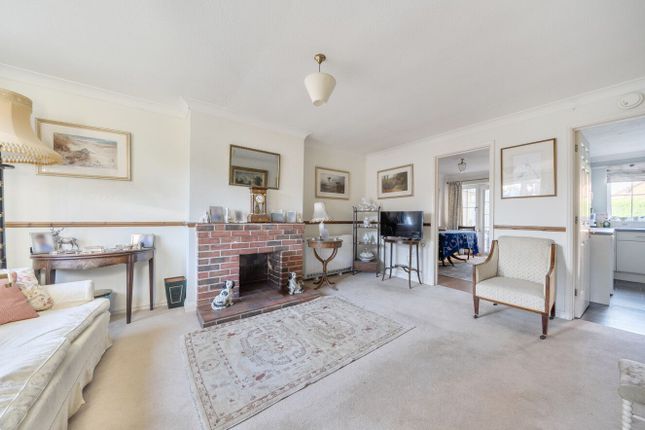 13 Vicarage Gardens, Salisbury photo 3