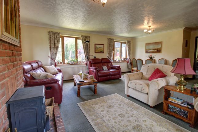 Four Gables, Taylors Farm, Straight Road, Battisford photo 3