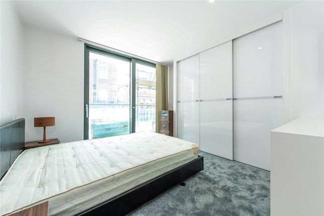 Flat 3, 23 Newman Street, London photo 3