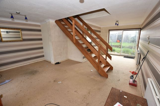 6 Lamberhurst Way, Margate photo 3