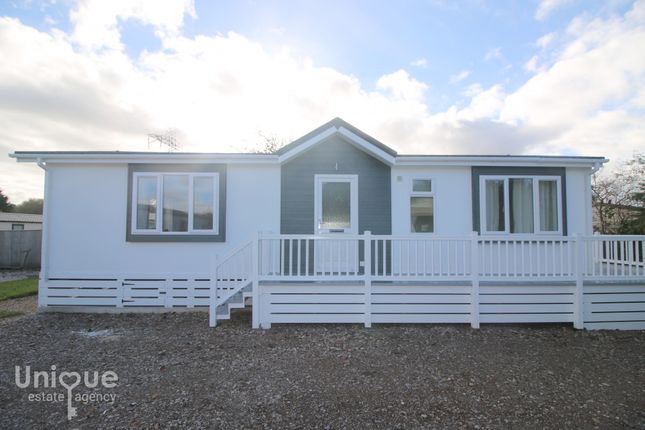 Thumbnail Mobile/park home for sale in Waters Edge Country Park, Thornton Cleveleys, Lancashire