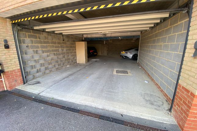 Apartment 10, Mulberry Close, Luton photo 3