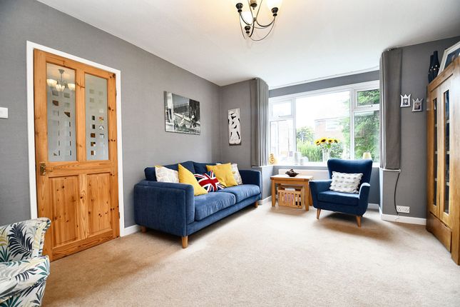 2 Oakville Drive, Salford photo 2