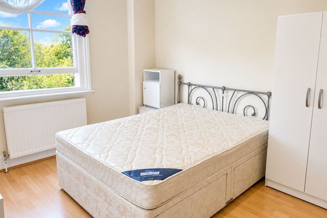 56 Trafalgar Avenue, London photo 2