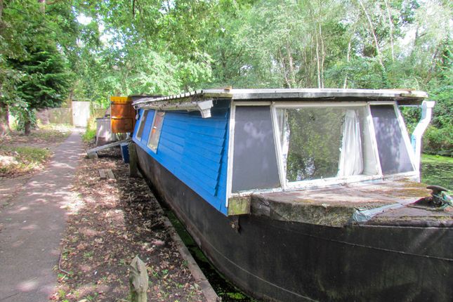 Houseboat for sale in Scotland Bridge Lock, Addlestone
