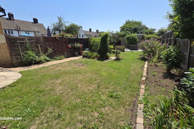5 Bourn Avenue, East Barnet photo 5