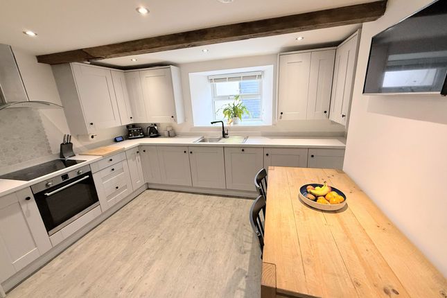 2 Cain Cottages, Halifax photo 3