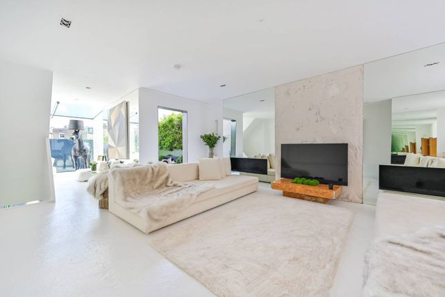 Semi-detached house for sale in Fulham Road, Parsons Green, London