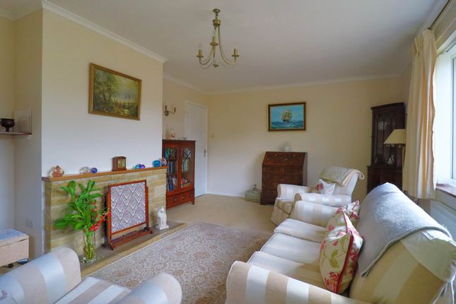 24, Astley Close, Pewsey photo 3