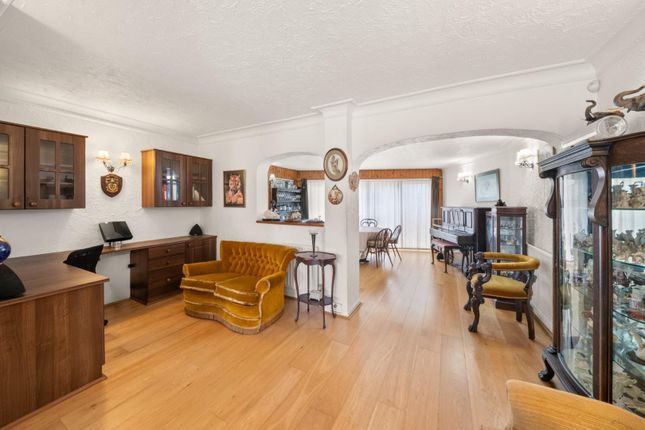 Blacklands Drive, Hayes photo 4