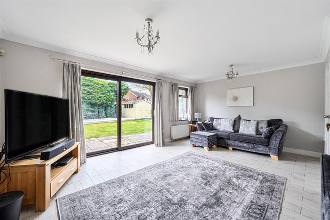 2, Garrett Road, Finchampstead photo 3