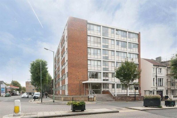 Thumbnail Flat to rent in Cliftonville Court, Hove