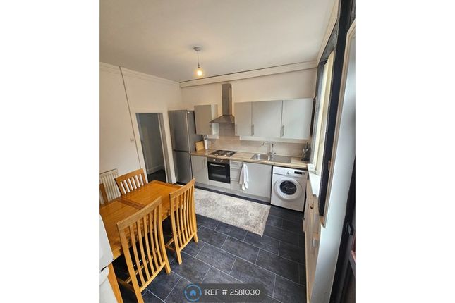 Dogford Road, Royton, Oldham photo 5