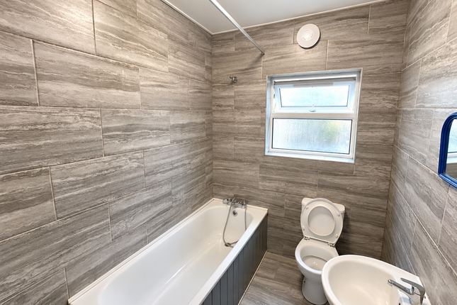 852, Romford Road, London photo 5