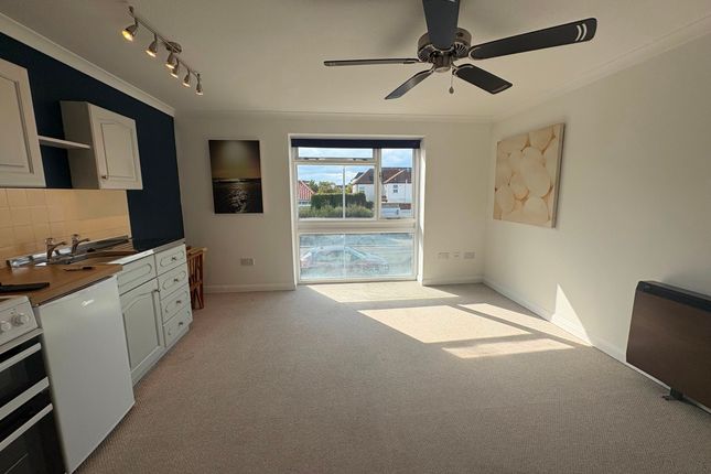 5 Royal Court, Whitstable photo 2