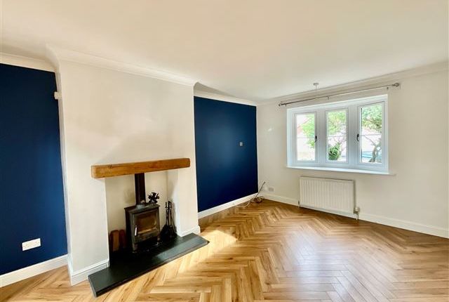 13, Common Road Thorpe Salvin, Worksop photo 2