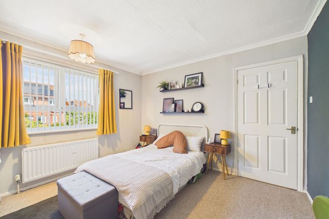 60 Hendon Road, Gateshead photo 3