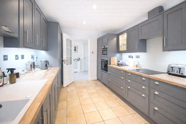 17, Shottermill Park, Haslemere photo 4