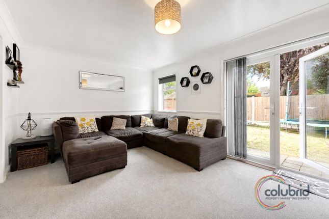 12, Coltsfoot Court, Grays photo 3