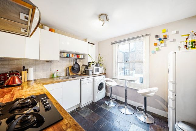 Maisonette for sale in Corrance Road, Clapham, London