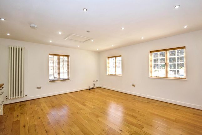 4 Bank Mews, 20B, High Street, Tring photo 3