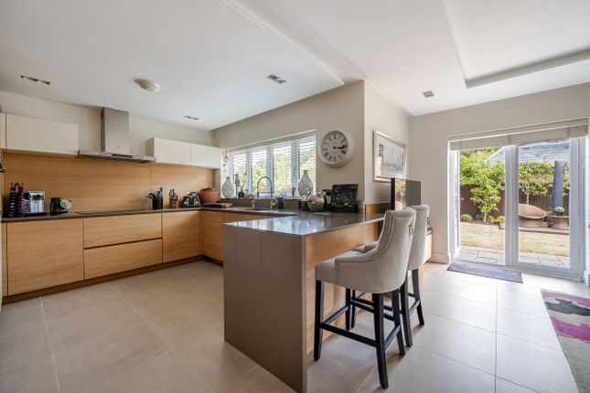 46, Willowbourne, Hampshire photo 4