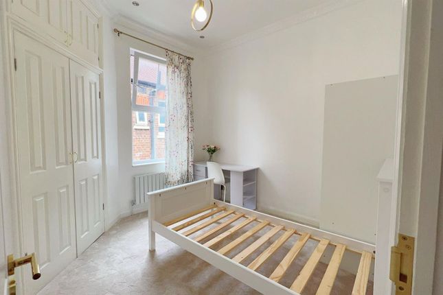 Flat 47 Flanders Mansions, Flanders Road, London photo 3