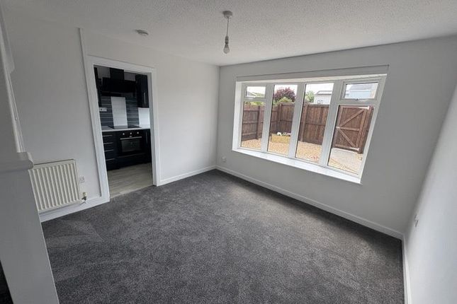 132, Marine Drive, Burnham-On-Sea photo 3