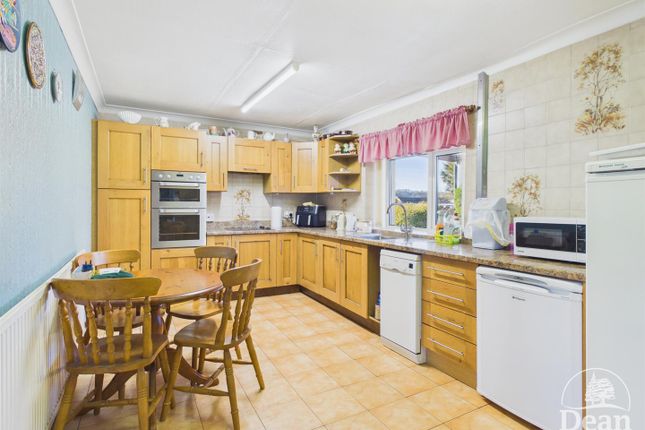 Fairview, Deans Walk, Drybrook photo 4