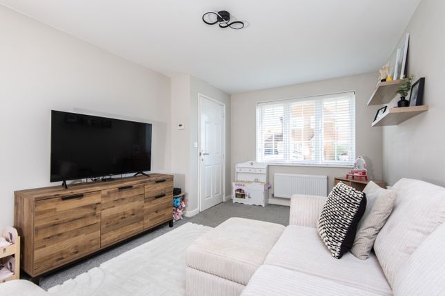 11, HAWTHORN CLOSE, BOSTON photo 2