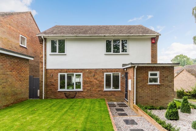 Thumbnail Detached house to rent in Barrards Way, Seer Green, Beaconsfield