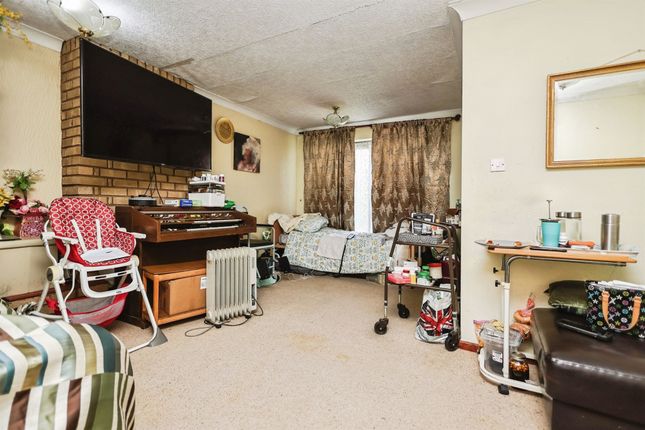 6, Middle Leasow, BIRMINGHAM photo 3