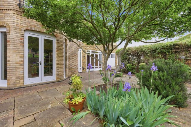 70, Cambridge Road South, London photo 3