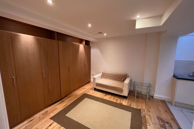 Studio to rent in North End Road, London